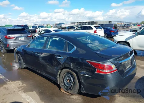 2015 Nissan Altima 2.5 S из США, поврежденный, VIN 1N4AL3AP9FN327605